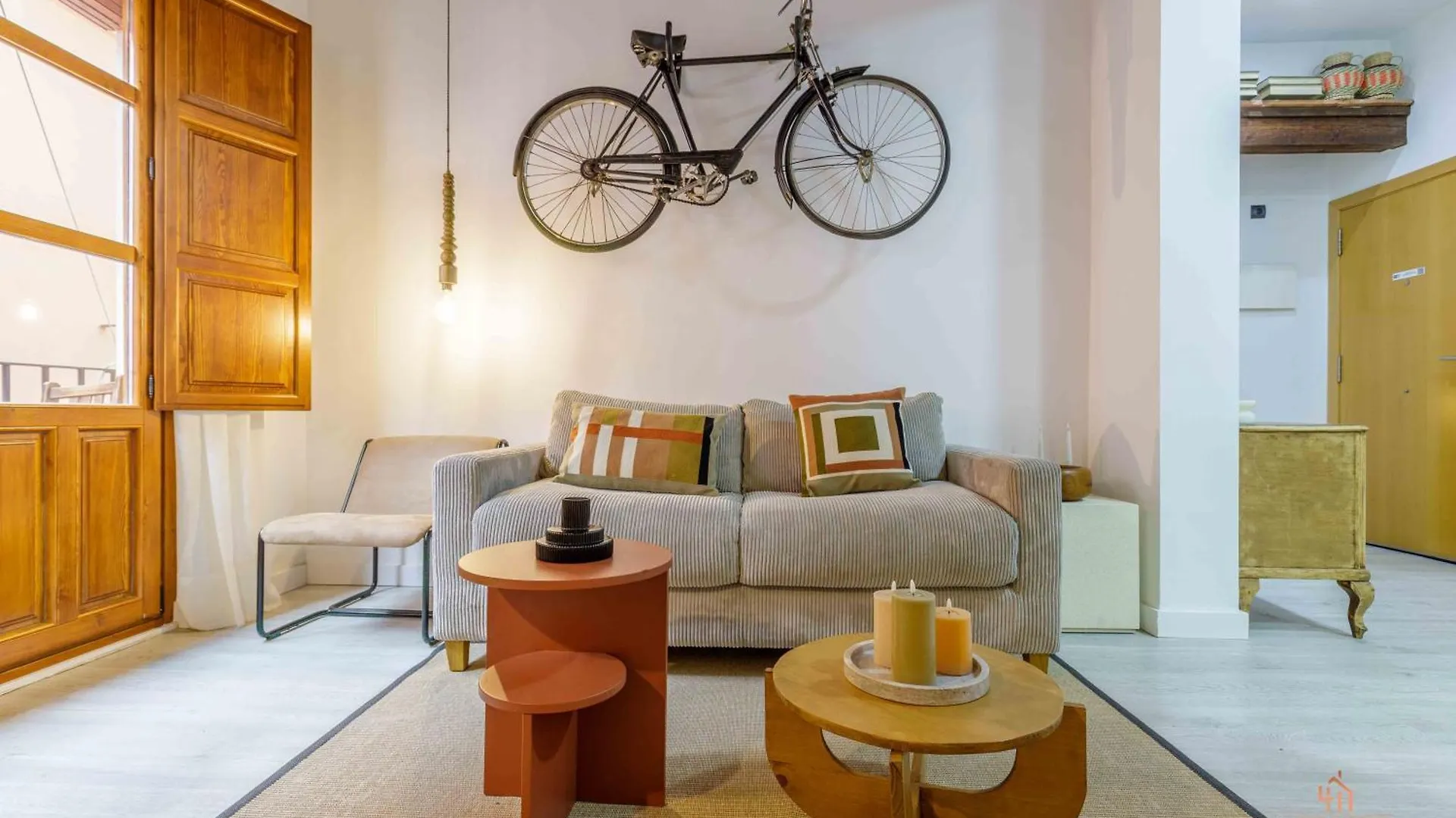 Living4Malaga Rustic Chic location